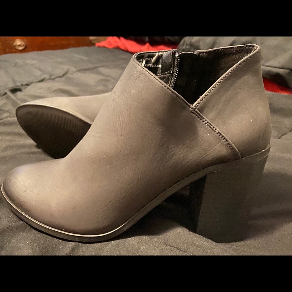 BNWT Universal Thread Black Boots Size 9